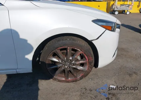 2018 Mazda Mazda3 Touring из США, поврежденный, VIN 3MZBN1V35JM259744